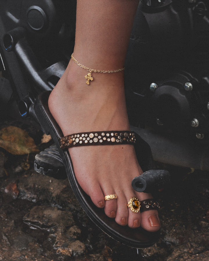 Relic Cross Charm Anklet in Gold