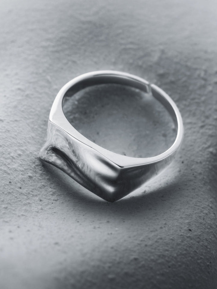 RIPPLE SIGNET SET IN SILVER