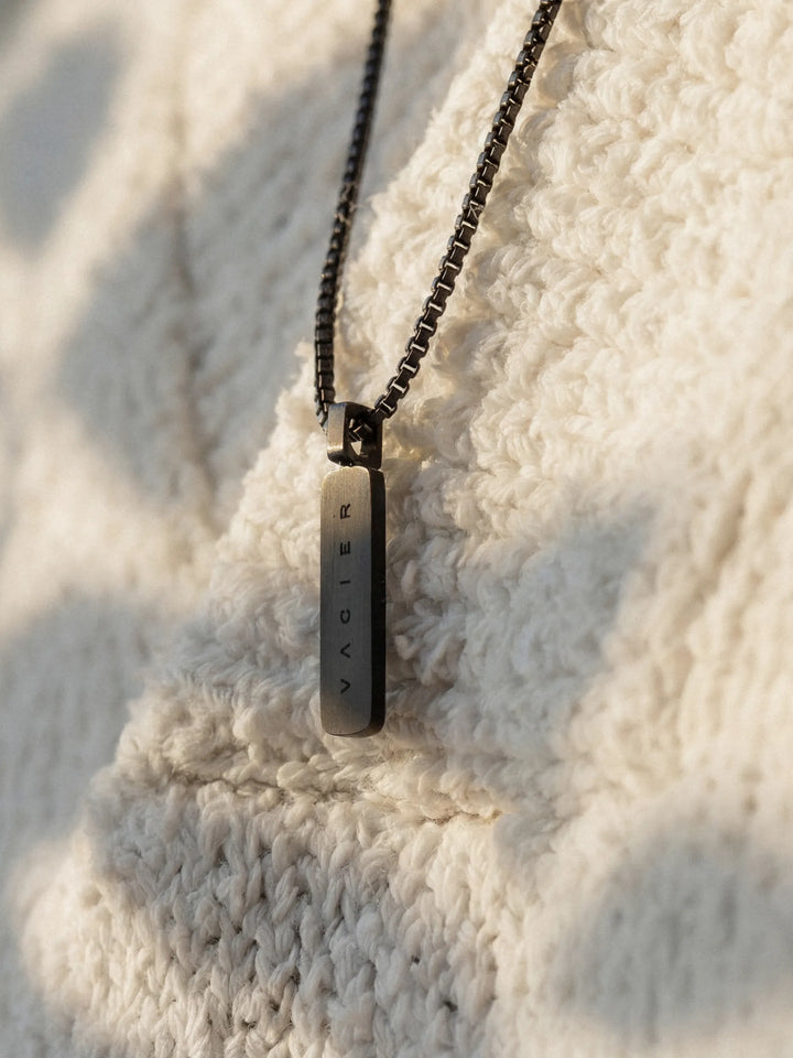 WIRE PENDANT NECKLACE