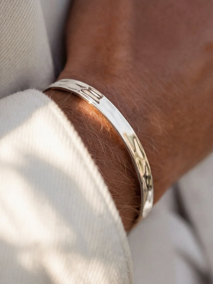 EXCLUSIVE UNISIZE CUFF IN SILVER