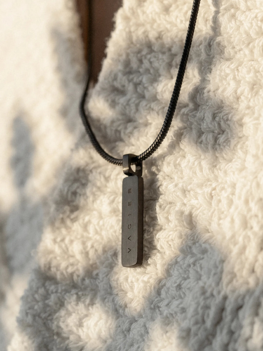 SQUARE PENDANT NECKLACE