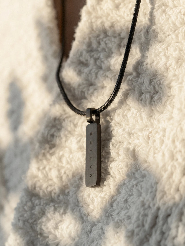 SQUARE PENDANT NECKLACE