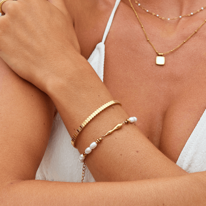 Tara Gold Bangle